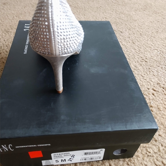 Heels - Picture 2 of 5